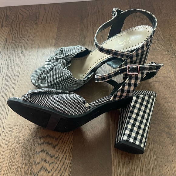 Circus by Sam Edelman Pumps with Bows, Size 8.5. - Picture 3 of 9